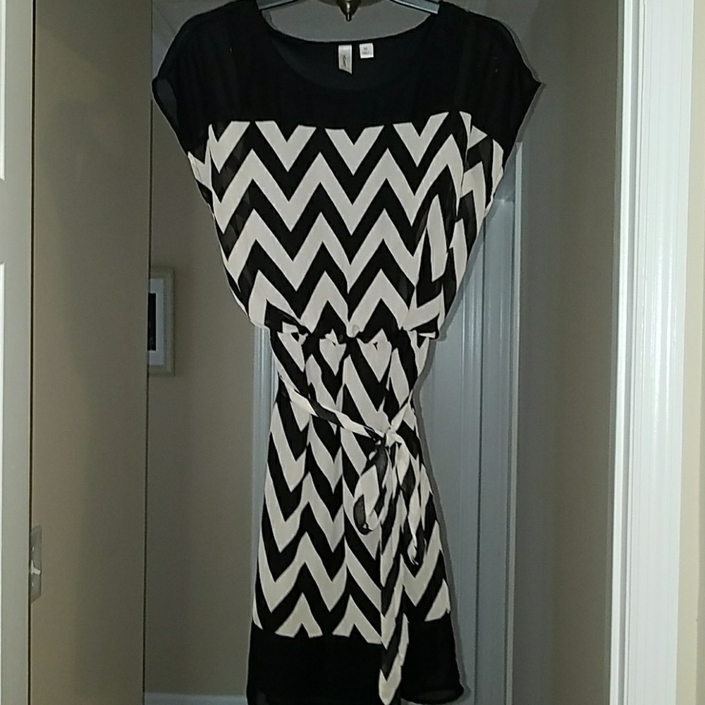 Beautiful tan and black chevron dress